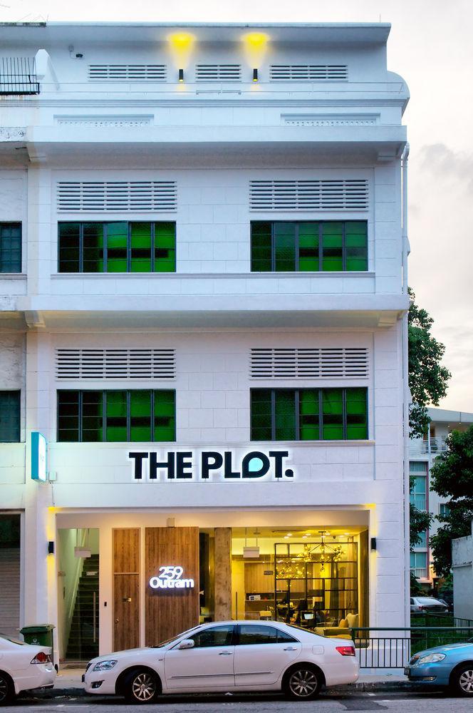 Thad's Boutique * Singapura